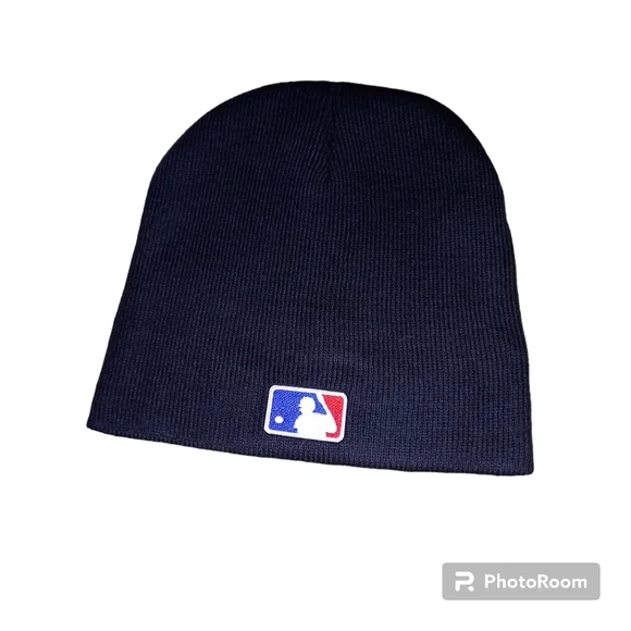 Winter toques - Picture 2 of 2